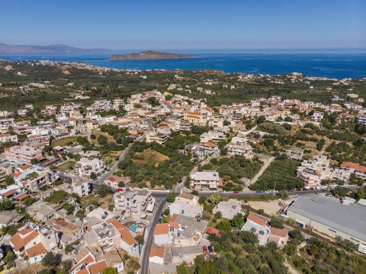 Villa Roxanne Galatás Buitenkant foto