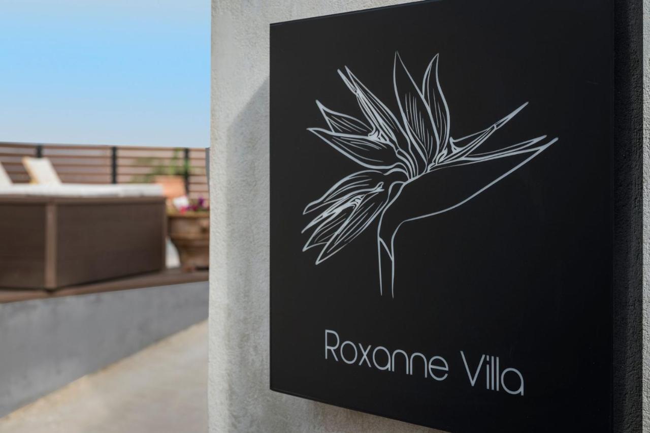 Villa Roxanne Galatás Buitenkant foto