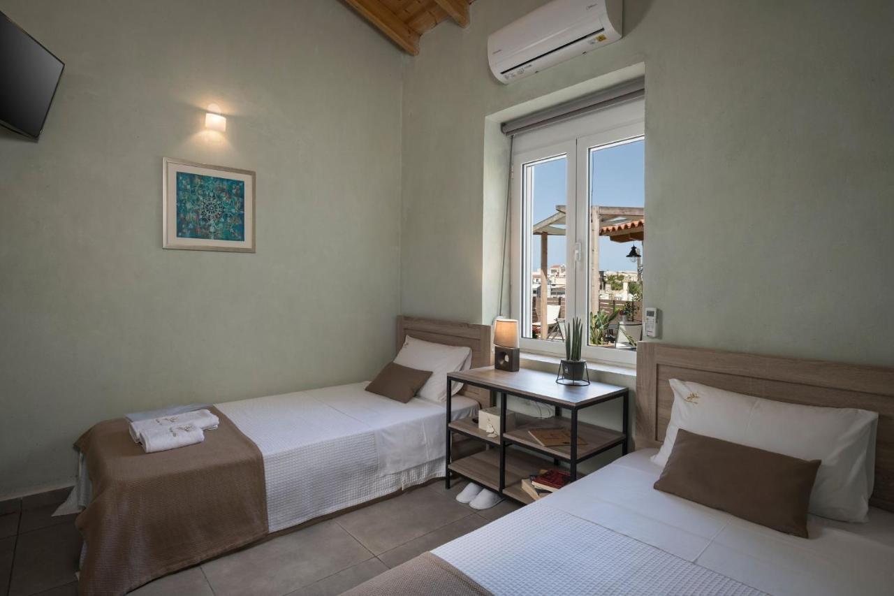 Villa Roxanne Galatás Buitenkant foto