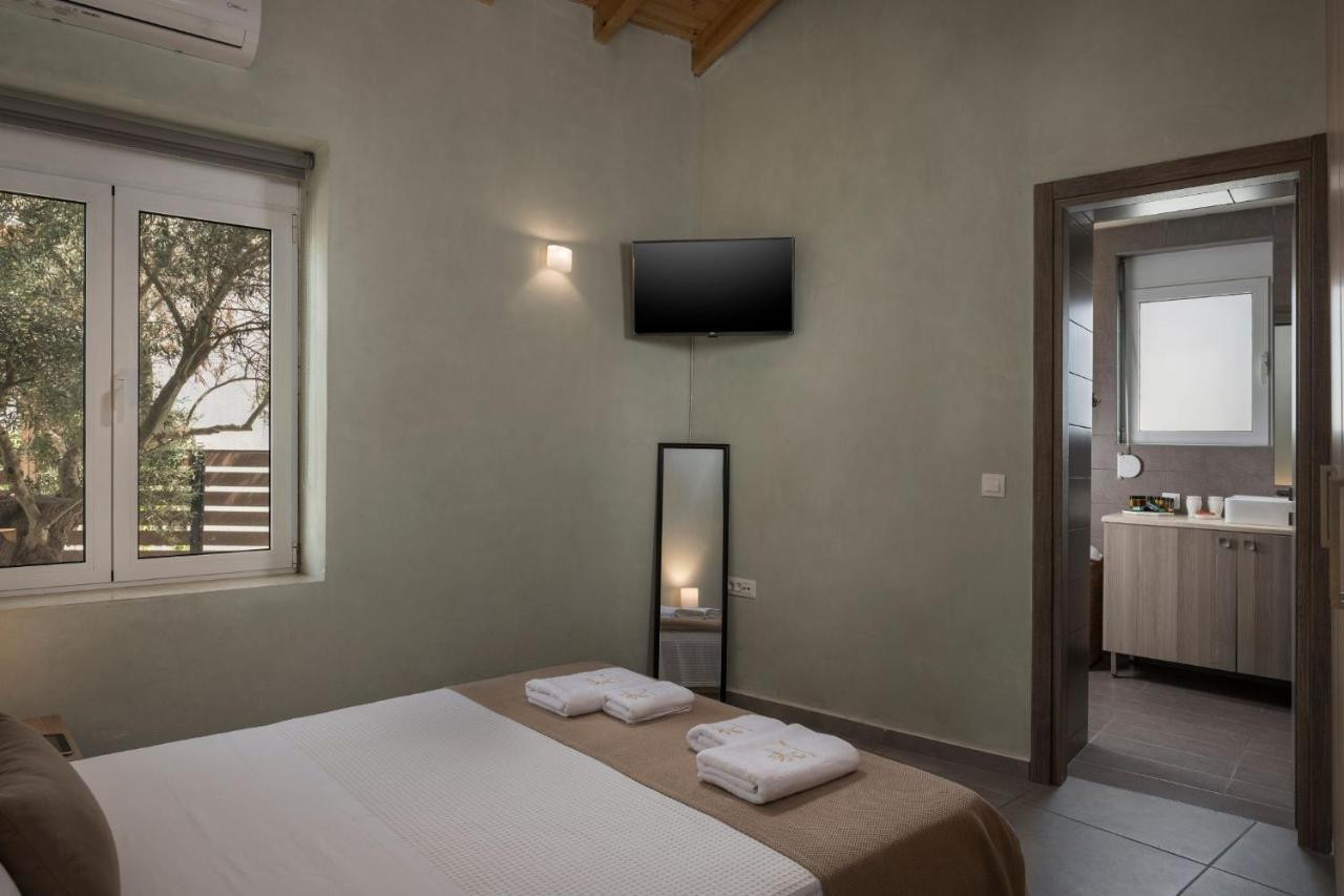 Villa Roxanne Galatás Buitenkant foto